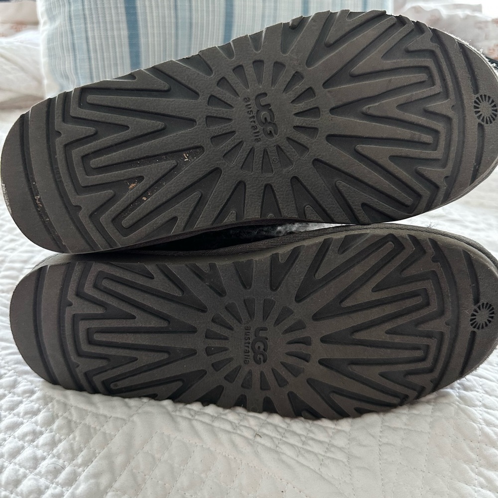 Gray Sweater Uggs - image 5